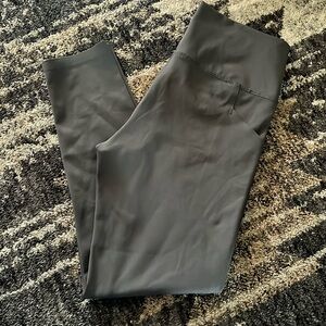 Women’s grey high waisted leggings with side pockets Medium